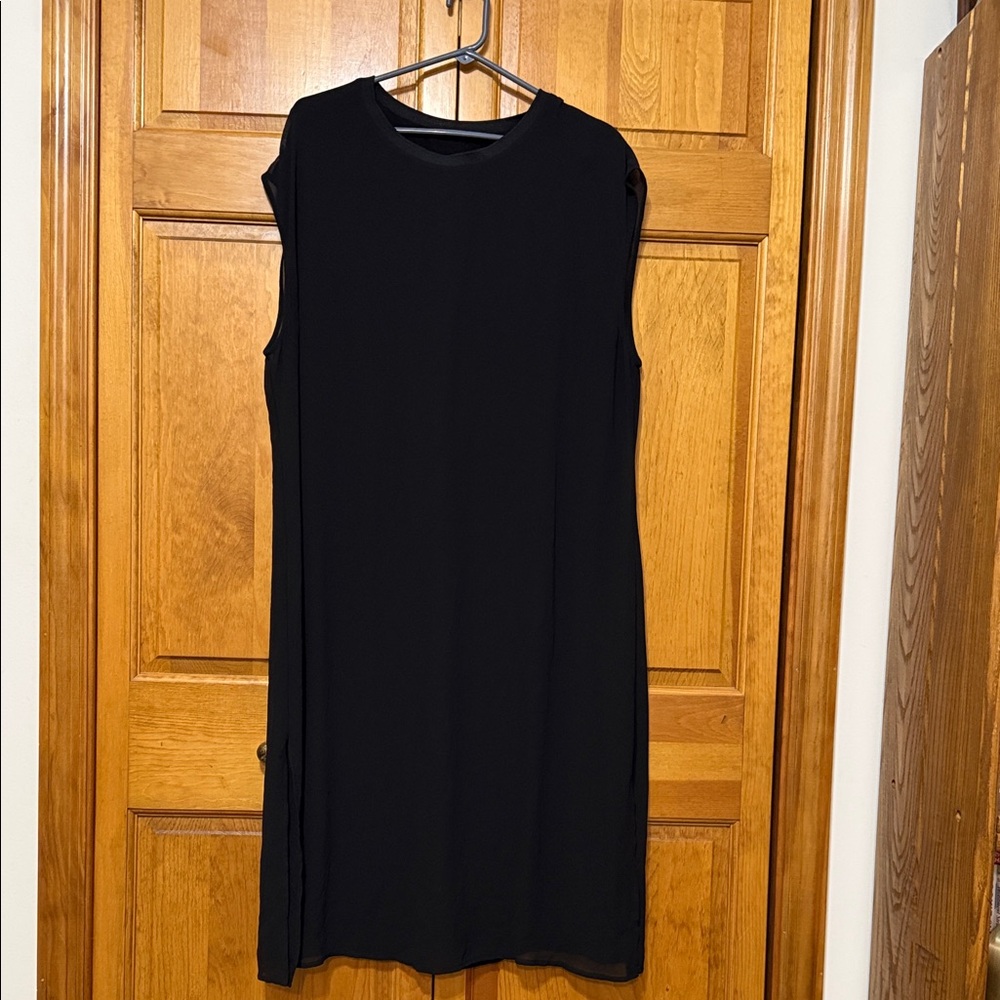 Chic Black Sleeveless Midi Dress